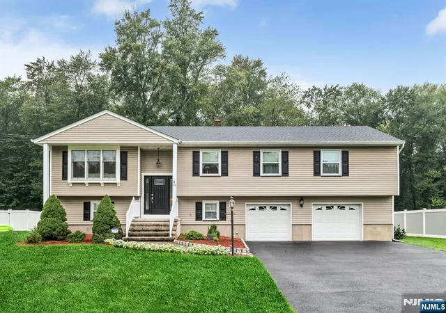 Photo 1 of Single family home for sale at 69 Forest Dr, Pequannock Township, NJ 07444 | MLS# 26033924 | Listing updated on 2026-09-20