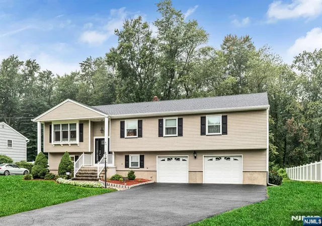 Photo 2 of Single family home for sale at 69 Forest Dr, Pequannock Township, NJ 07444 | MLS# 26033924 | Listing updated on 2026-09-20