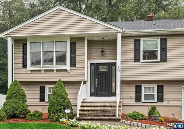 Photo 3 of Single family home for sale at 69 Forest Dr, Pequannock Township, NJ 07444 | MLS# 26033924 | Listing updated on 2026-09-20