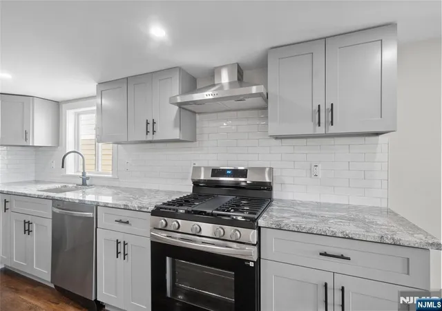 Photo 4 of Multi family home for sale at 125 Park Ave, Newark, NJ 07104 | MLS# 26033926 | Listing updated on 2026-09-13
