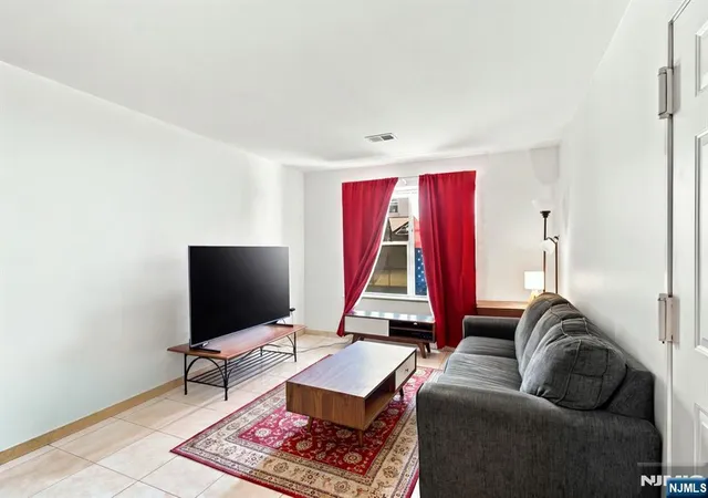 Photo 2 of Condo for sale at 272 Walnut St #5D, Newark, NJ 07105 | MLS# 26033936 | Listing updated on 2026-09-13