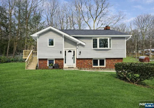 Photo 1 of Single family home for sale at 512 N Lake Shore Dr, West Milford, NJ 07421 | MLS# 26033945 | Listing updated on 2026-10-13