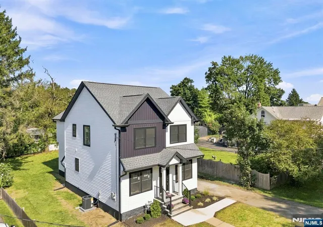 Photo 1 of Single family home for sale at 139 Main St, Franklin, NJ 07416 | MLS# 26033951 | Listing updated on 2026-09-27