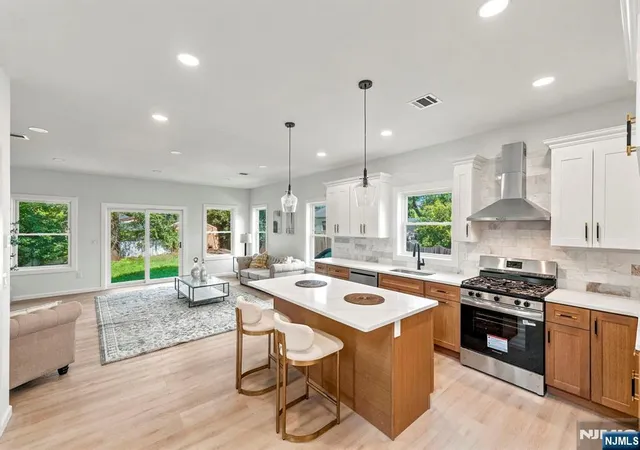 Photo 4 of Single family home for sale at 139 Main St, Franklin, NJ 07416 | MLS# 26033951 | Listing updated on 2026-09-27