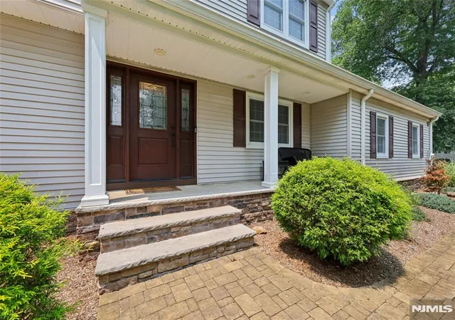Photo 2 of Single family home for sale at 53 Van Blarcom Ln, Wyckoff, NJ 07481 | MLS# 26033974 | Listing updated on 2026-09-13