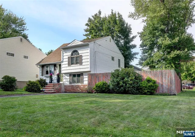 Photo 2 of Single family home for sale at 37 Bound Brk Rd, Par Troy Hills Twp., NJ 07054 | MLS# 26033983 | Listing updated on 2026-09-16