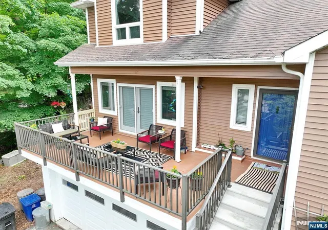 Photo 3 of Single family home for sale at 121 Magee Rd, Ringwood, NJ 07456 | MLS# 26033984 | Listing updated on 2026-09-19