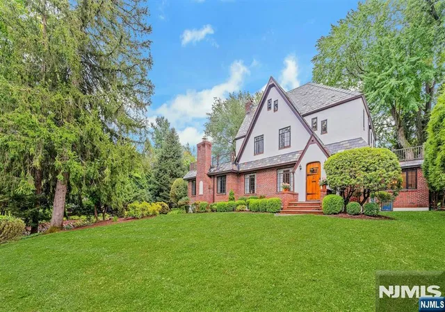 Photo 1 of Single family home for sale at 100 Norma Rd, Harrington Park, NJ 07640 | MLS# 26033995 | Listing updated on 2026-10-29