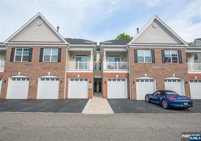 Photo 2 of Townhouse for sale at 106 Autumn Ct, Little Falls, NJ 07424 | MLS# 26034005 | Listing updated on 2026-09-14