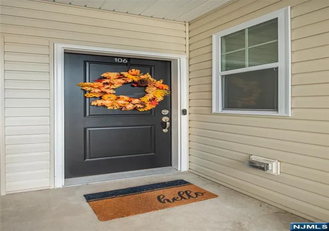 Photo 3 of Townhouse for sale at 106 Autumn Ct, Little Falls, NJ 07424 | MLS# 26034005 | Listing updated on 2026-09-14