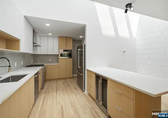 Photo 2 of Condo for sale at 6 Old Quarry Rd, Englewood, NJ 07631 | MLS# 26034012 | Listing updated on 2026-09-17