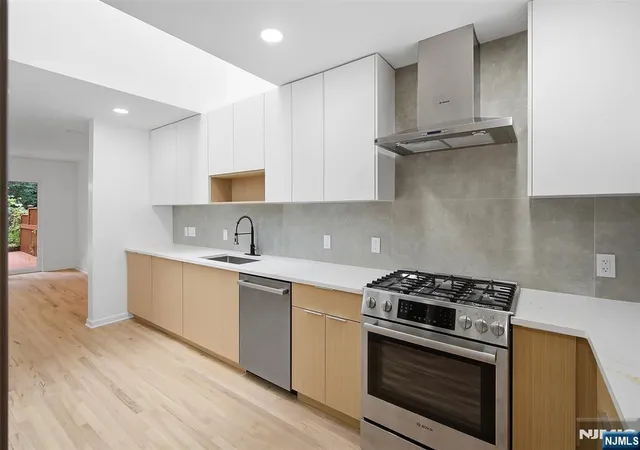 Photo 3 of Condo for sale at 6 Old Quarry Rd, Englewood, NJ 07631 | MLS# 26034012 | Listing updated on 2026-09-17