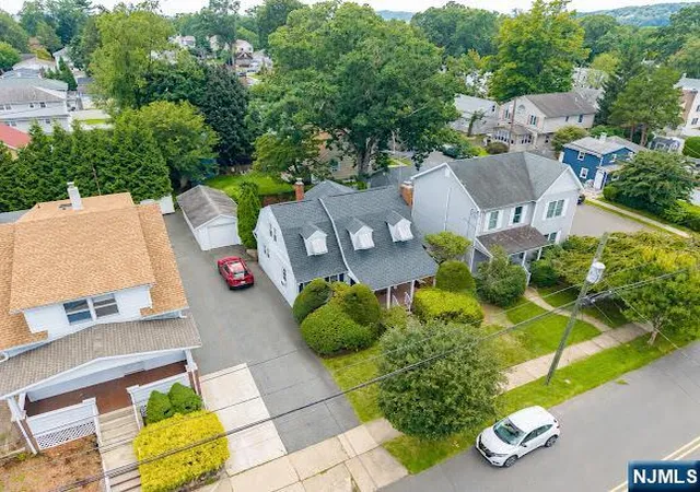 Photo 2 of Sale Pending at 326 Rea Ave, Hawthorne, NJ 07506 | MLS# 26034020 | Listing updated on 2026-09-19