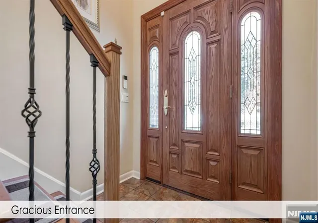 Photo 2 of Single family home for sale at 6 20 John St, Fair Lawn, NJ 07410 | MLS# 26034030 | Listing updated on 2026-09-16