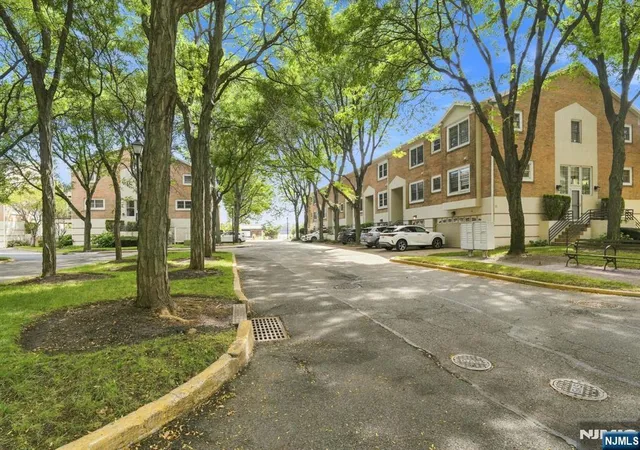Photo 2 of Condo for sale at 200 Grand Cvs Way #2C, Edgewater, NJ 07020 | MLS# 26034035 | Listing updated on 2026-09-22