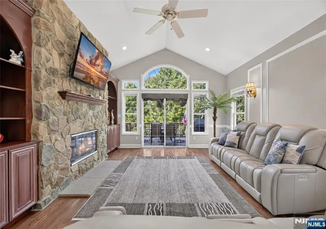 Photo 3 of Townhouse for sale at 81 Bracken Hl Rd, Hardyston, NJ 07419 | MLS# 26034052 | Listing updated on 2026-10-04