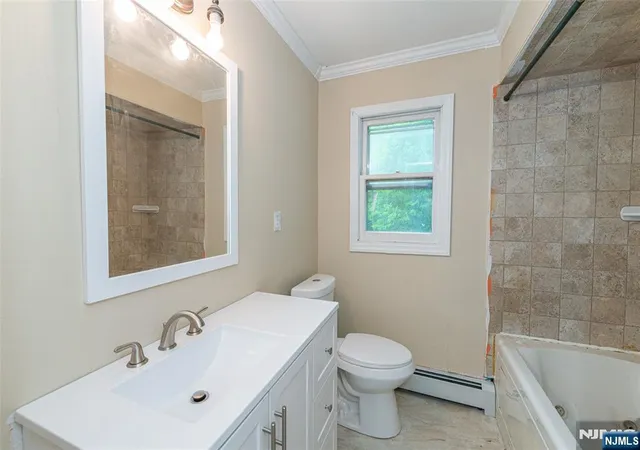 Photo 4 of Sale Pending at 17 Oakwood Ave, Pequannock Township, NJ 07440 | MLS# 26034059 | Listing updated on 2026-09-23