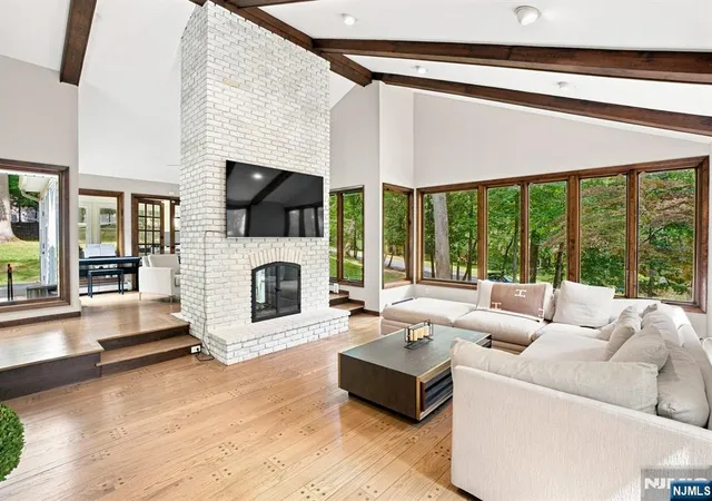 Photo 1 of Sale Pending at 7 Sleepy Holw Rd, Upper Saddle River, NJ 07458 | MLS# 26034066 | Listing updated on 2026-09-24