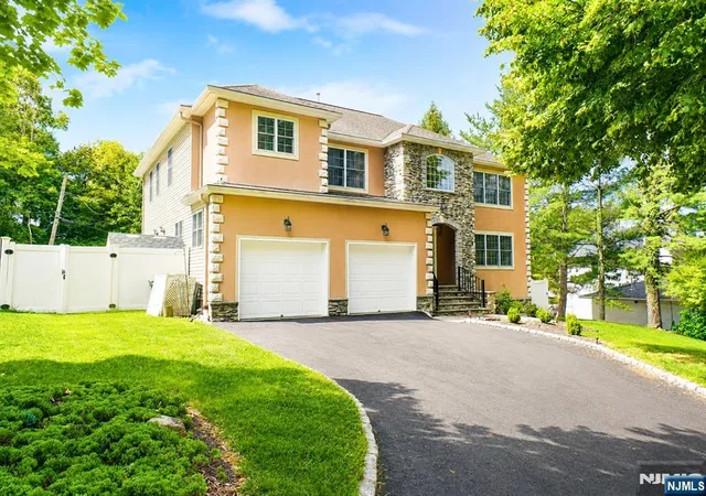 Photo 3 of Single family home for sale at 19 Westover Rd, Verona, NJ 07044 | MLS# 26034115 | Listing updated on 2026-09-14