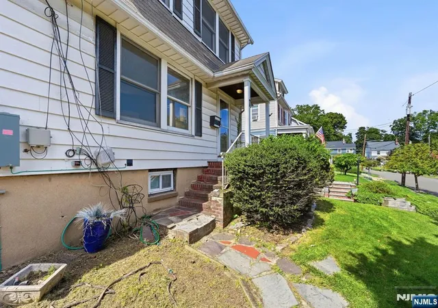 Photo 2 of Sale Pending at 7 Harvard Ter, West Orange, NJ 07052 | MLS# 26034119 | Listing updated on 2026-10-13