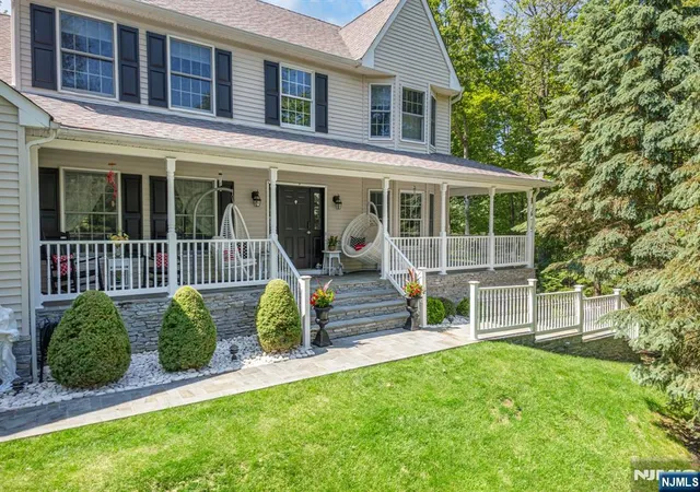 Photo 3 of Sale Pending at 15 Mill Crk Rd, Sparta, NJ 07871 | MLS# 26034138 | Listing updated on 2026-09-30