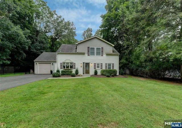 Photo 1 of Single family home for sale at 64 Grove St, Oakland, NJ 07436 | MLS# 26034140 | Listing updated on 2026-10-13