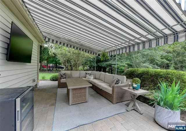 Photo 3 of Single family home for sale at 64 Grove St, Oakland, NJ 07436 | MLS# 26034140 | Listing updated on 2026-10-13