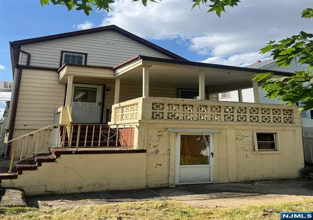 Photo 3 of Single family home for sale at 106 Morgan Pl, North Arlington, NJ 07031 | MLS# 26034147 | Listing updated on 2026-09-15
