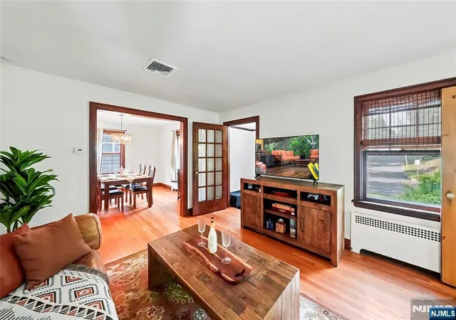 Photo 4 of Single family home for sale at 724 Eagle Rock Ave, West Orange, NJ 07052 | MLS# 26034187 | Listing updated on 2026-09-20