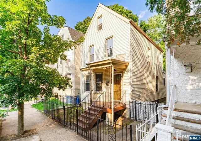 Photo 1 of Single family home for sale at 800 S 15th Street, Newark, NJ 07108 | MLS# 26034206 | Listing updated on 2026-09-09