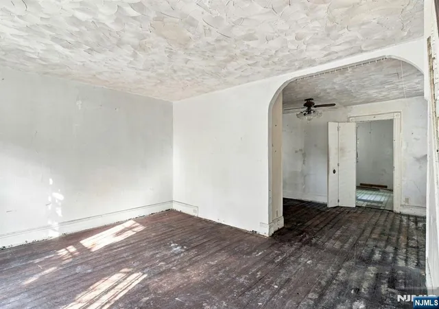 Photo 3 of Single family home for sale at 800 S 15th Street, Newark, NJ 07108 | MLS# 26034206 | Listing updated on 2026-09-09