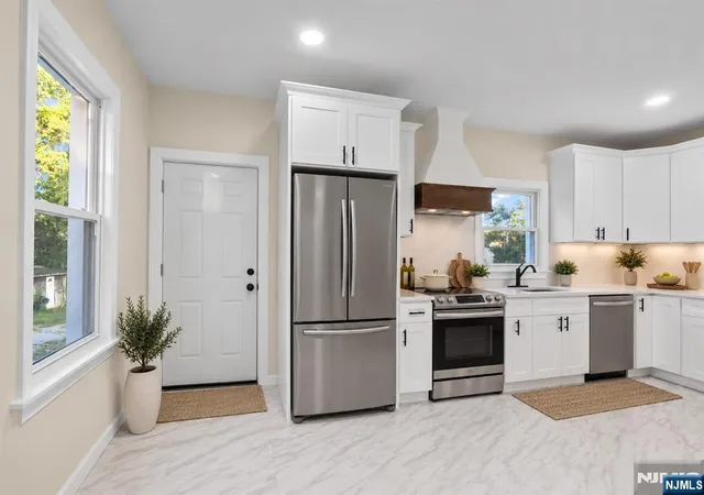 Photo 3 of Single family home for sale at 190 Watchung Ave, West Orange, NJ 07052 | MLS# 26034217 | Listing updated on 2026-09-20
