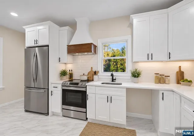 Photo 4 of Single family home for sale at 190 Watchung Ave, West Orange, NJ 07052 | MLS# 26034217 | Listing updated on 2026-09-20