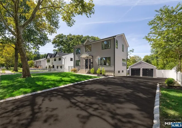 Photo 1 of Single family home for sale at 331 Elmwood Dr, Paramus, NJ 07652 | MLS# 26034247 | Listing updated on 2026-09-13