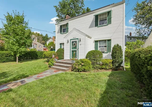 Photo 2 of Single family home for sale at 42 Fairmount Ave, Clifton, NJ 07011 | MLS# 26034254 | Listing updated on 2026-09-17