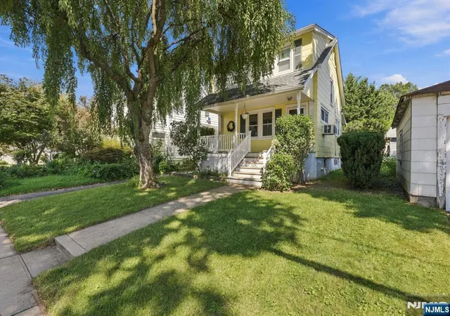 Photo 4 of Sale Pending at 25 Edward St, Bergenfield, NJ 07621 | MLS# 26034277 | Listing updated on 2026-10-13