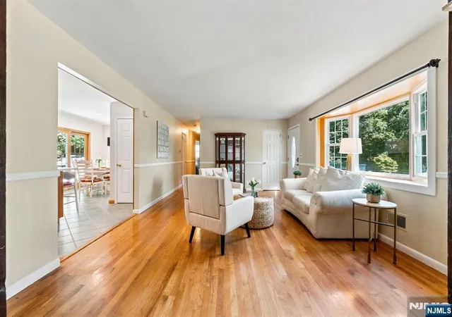 Photo 3 of Sale Pending at 18 Fox Holw Ct, Vernon, NJ 07462 | MLS# 26034279 | Listing updated on 2026-10-13