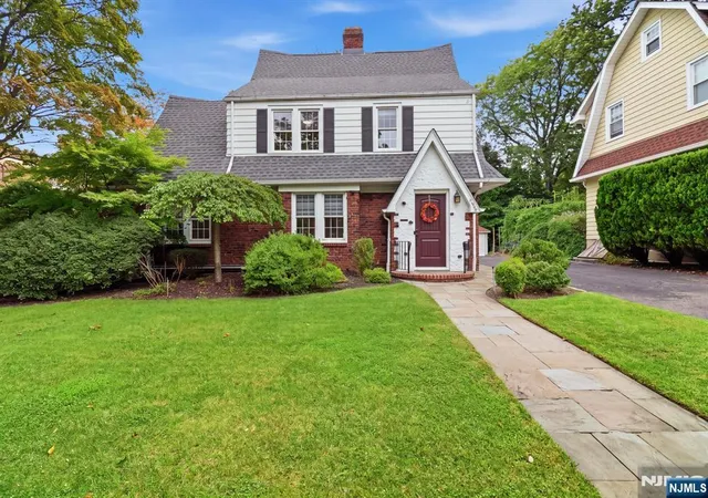 Photo 1 of Single family home for sale at 735 Summit Ave, River Edge, NJ 07661 | MLS# 26034288 | Listing updated on 2026-10-13