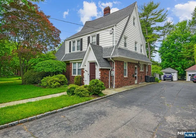 Photo 3 of Single family home for sale at 735 Summit Ave, River Edge, NJ 07661 | MLS# 26034288 | Listing updated on 2026-10-13
