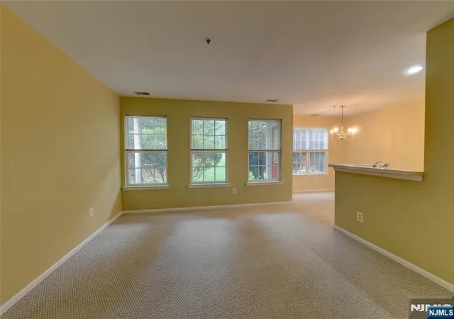 Listing Photo 4 - Condo for sale in building located at 5308 Tudor Dr, Pompton Plains, NJ 07444 - Unit #5308