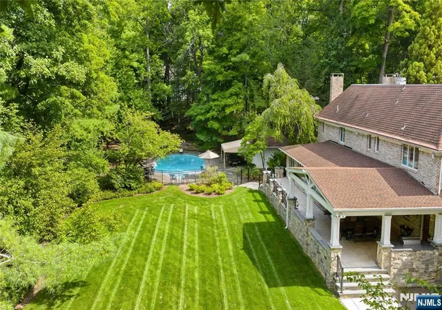 Photo 3 of Single family home for sale at 963 Huron Rd, Franklin Lakes, NJ 07417 | MLS# 26034325 | Listing updated on 2026-10-13