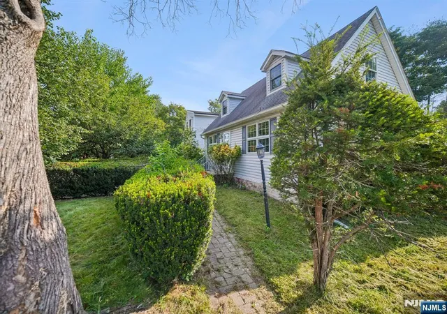 Photo 2 of Sale Pending at 1161 Summit Ave, Teaneck, NJ 07666 | MLS# 26034331 | Listing updated on 2026-10-13