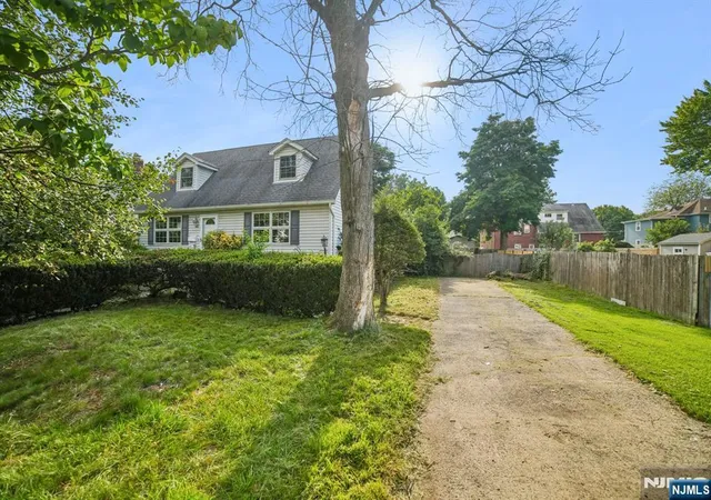 Photo 3 of Sale Pending at 1161 Summit Ave, Teaneck, NJ 07666 | MLS# 26034331 | Listing updated on 2026-10-13