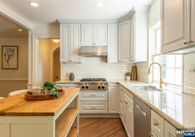 Photo 4 of Single family home for sale at 25 West Rd, Millburn, NJ 07078 | MLS# 26034357 | Listing updated on 2026-09-13
