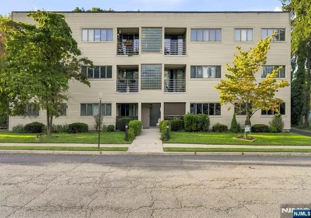 Photo 1 of Sale Pending at 24 Crest St #2C, Westwood, NJ 07675 | MLS# 26034366 | Listing updated on 2026-10-27