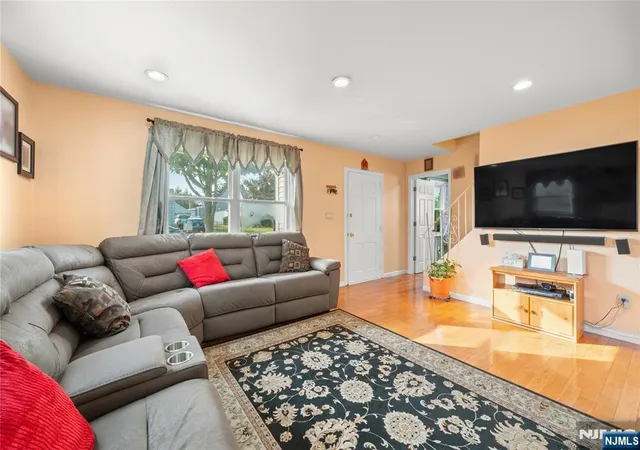 Photo 3 of Single family home for sale at 109 Maple Hl Rd, Clifton, NJ 07013 | MLS# 26034372 | Listing updated on 2026-09-10