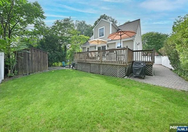 Photo 2 of Sale Pending at 700 Evans St, Paramus, NJ 07652 | MLS# 26034379 | Listing updated on 2026-10-13