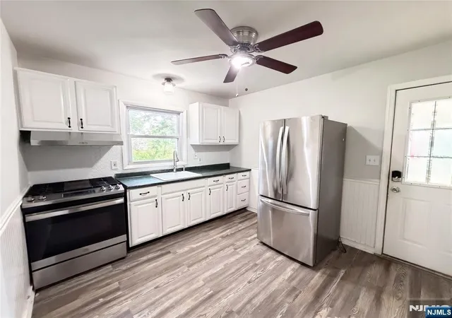 Photo 2 of Single family home for sale at 128 Catherine Ave, Mahwah, NJ 07430 | MLS# 26034412 | Listing updated on 2026-10-13