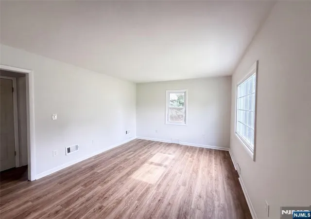 Photo 3 of Single family home for sale at 128 Catherine Ave, Mahwah, NJ 07430 | MLS# 26034412 | Listing updated on 2026-10-13