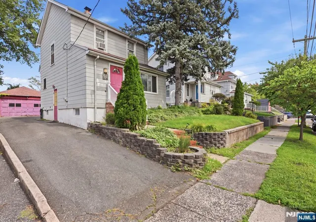 Photo 2 of Sale Pending at 809 Elm Ave, Ridgefield, NJ 07657 | MLS# 26034434 | Listing updated on 2026-10-13